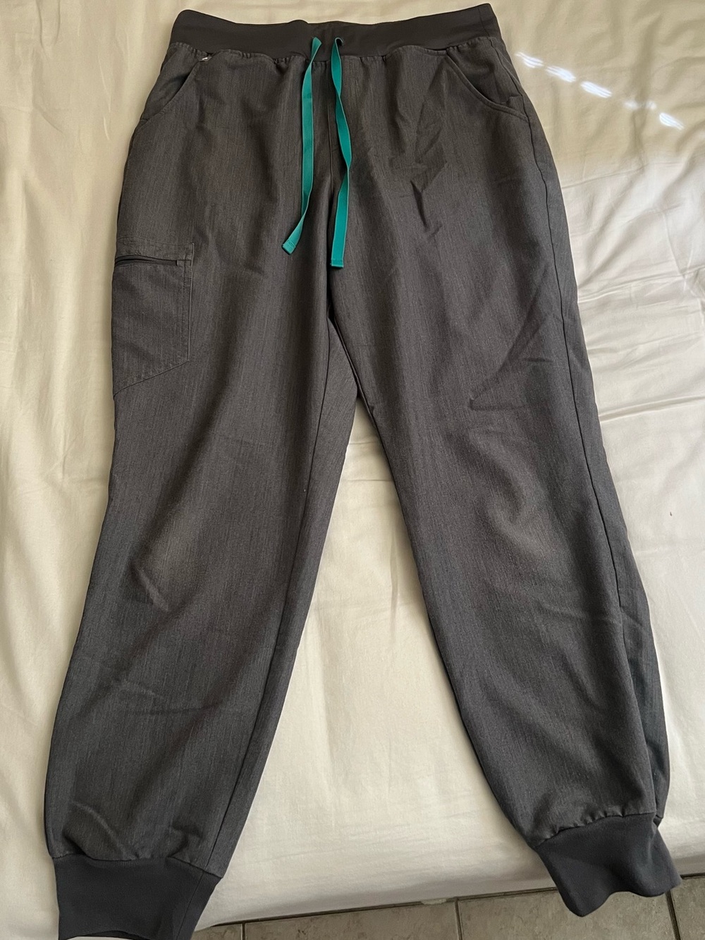 Women’s FIGS Scrubs Gray Joggers with Teal Drawstring - like new